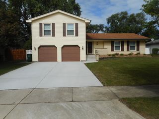 207 Downing Drive, Bloomingdale, IL 60108