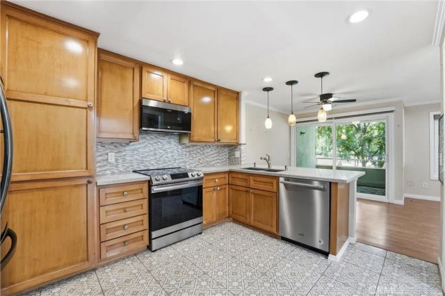 22131 Caminito Vino, Laguna Hills, CA 92653