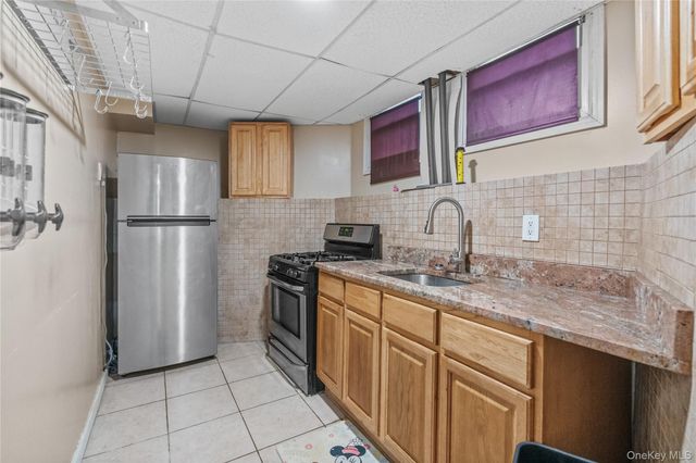 240 N Fulton Avenue, Mount Vernon, NY 10552