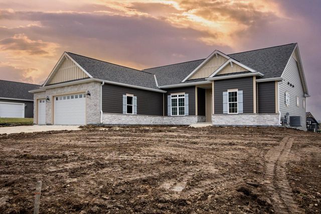 W198N4901 Hickory STREET, Menomonee Falls, WI 53051