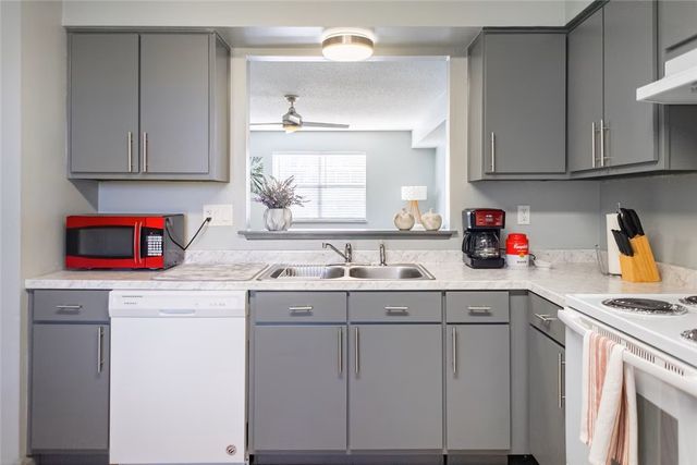 106 NW Park Street C, Bentonville, AR 72712