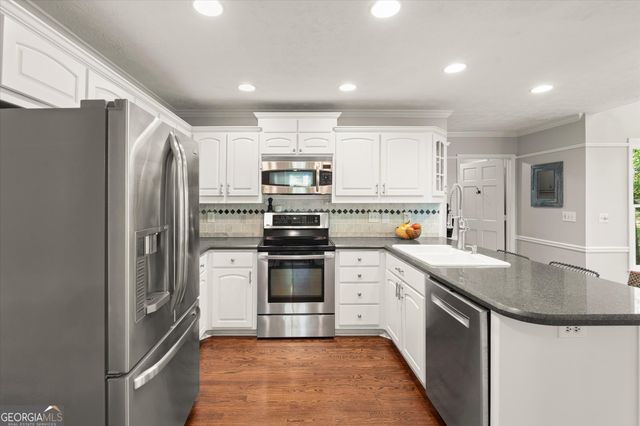 4069 Bittersweet Drive NE, Roswell, GA 30075