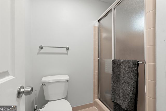 4069 Bittersweet Drive NE, Roswell, GA 30075