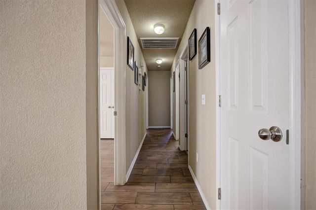 921 Switzerland Avenue, Yukon, OK 73099