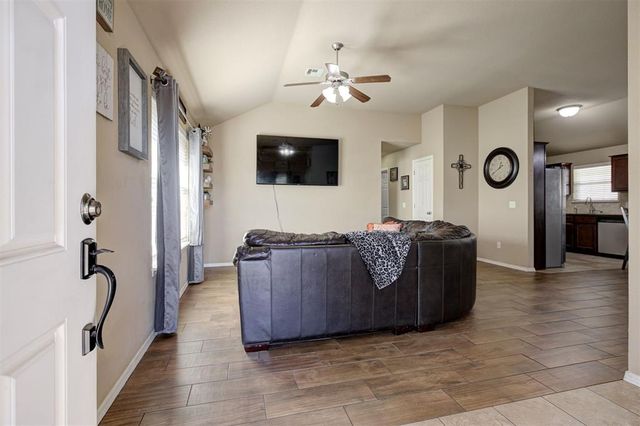 921 Switzerland Avenue, Yukon, OK 73099