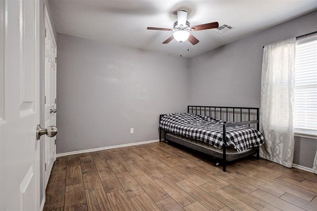 921 Switzerland Avenue, Yukon, OK 73099