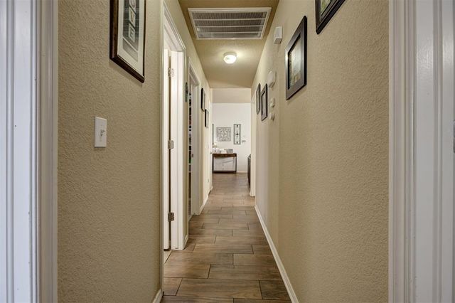 921 Switzerland Avenue, Yukon, OK 73099