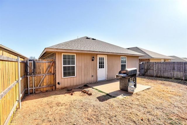 921 Switzerland Avenue, Yukon, OK 73099