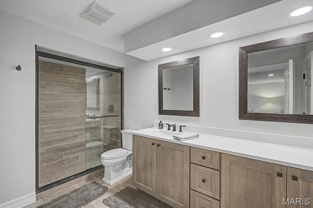 7 Greenbriar Drive, Ladue, MO 63124