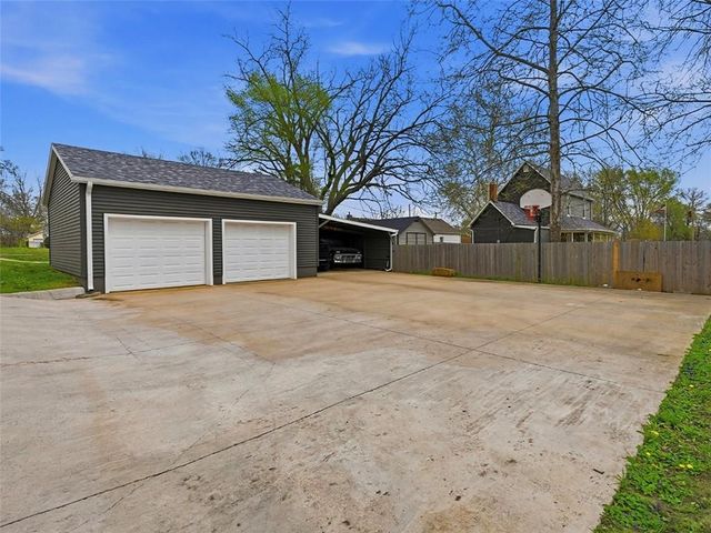2804 Garland Street, Leavenworth, KS 66048