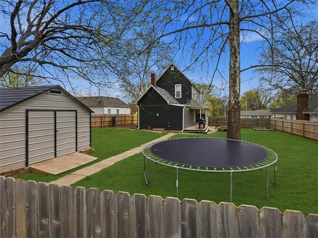2804 Garland Street, Leavenworth, KS 66048