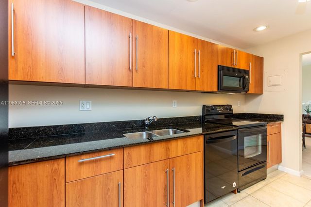 3000 S Ocean Dr 316, Hollywood, FL 33019