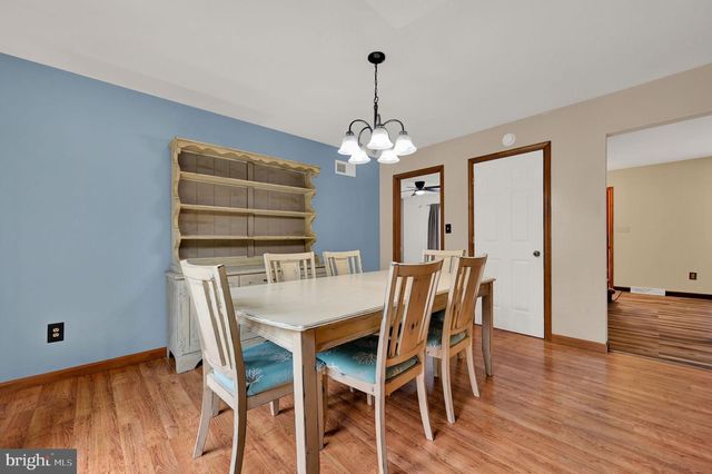 13 SPRINGWOOD DR, Dover, DE 19904