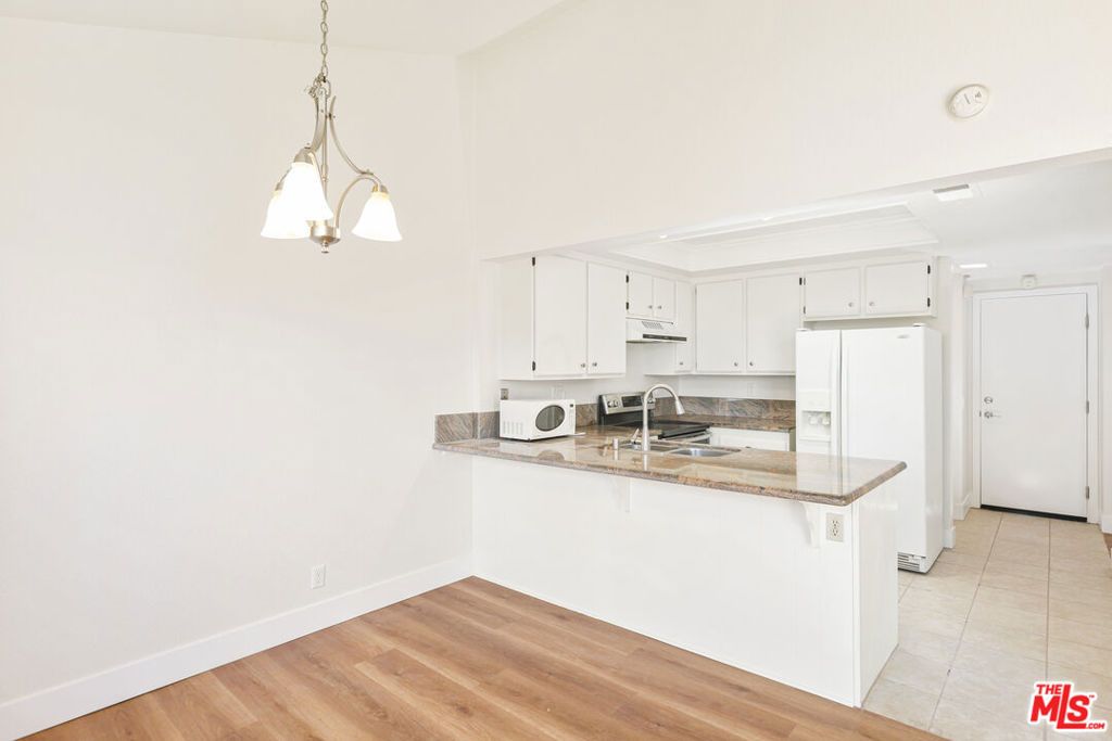 Image 11 of property listing at 828 Whitewater Drive 17, Fullerton, CA 92833