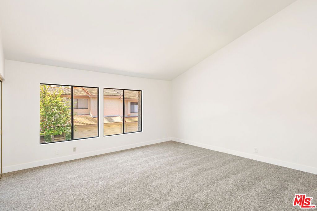 Image 16 of property listing at 828 Whitewater Drive 17, Fullerton, CA 92833