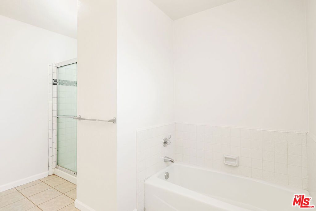 Image 20 of property listing at 828 Whitewater Drive 17, Fullerton, CA 92833