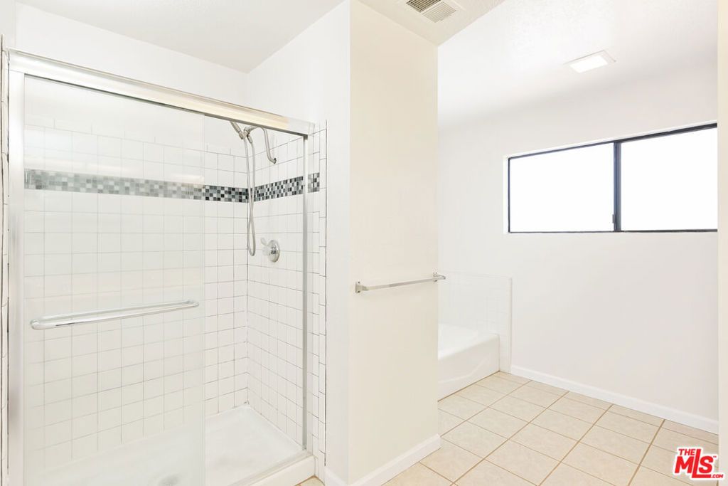 Image 21 of property listing at 828 Whitewater Drive 17, Fullerton, CA 92833