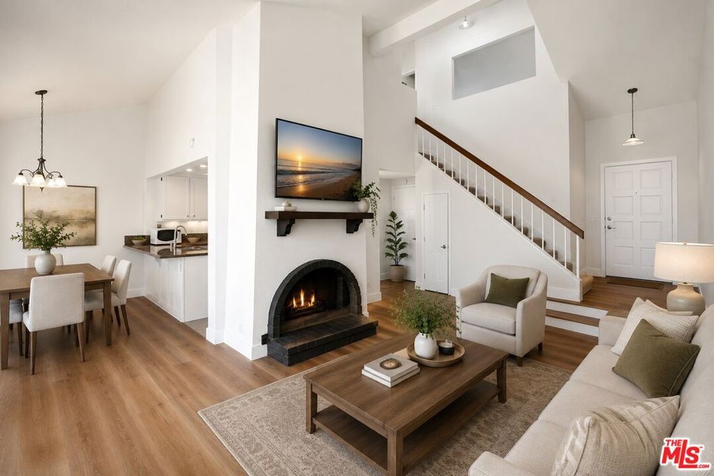 Image 4 of property listing at 828 Whitewater Drive 17, Fullerton, CA 92833