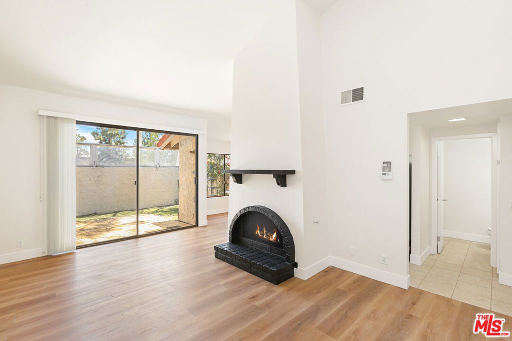 Image 6 of property listing at 828 Whitewater Drive 17, Fullerton, CA 92833