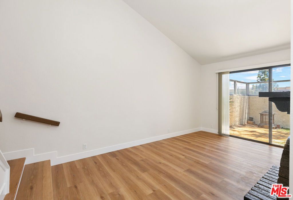 Image 7 of property listing at 828 Whitewater Drive 17, Fullerton, CA 92833