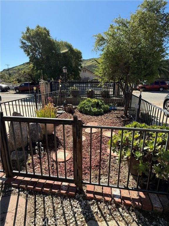 18284 9th Street, Bloomington, CA 92316