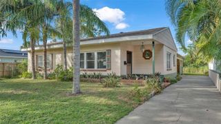 6077 8TH AVENUE N, St Petersburg, FL 33710