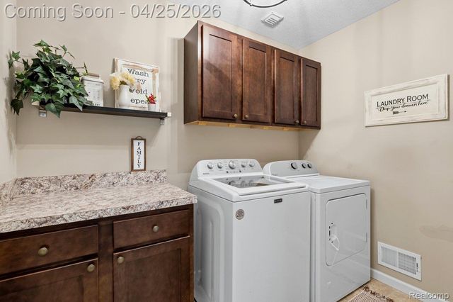 1760 Stonehouse Drive, Unadilla Township, MI 48137