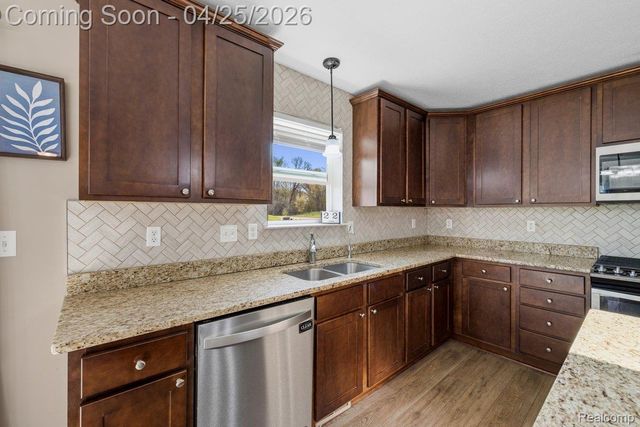 1760 Stonehouse Drive, Unadilla Township, MI 48137