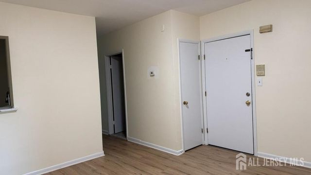 431-437 Main Street 2A, Metuchen, NJ 08840