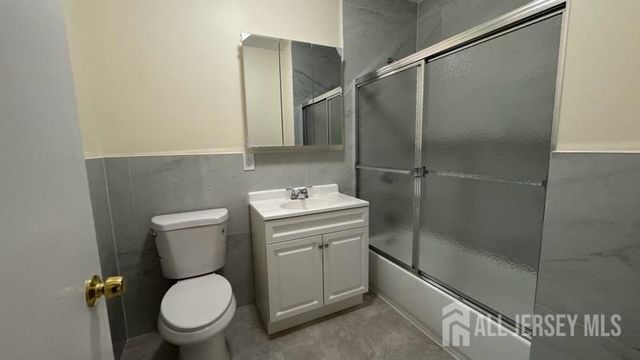 431-437 Main Street 2A, Metuchen, NJ 08840
