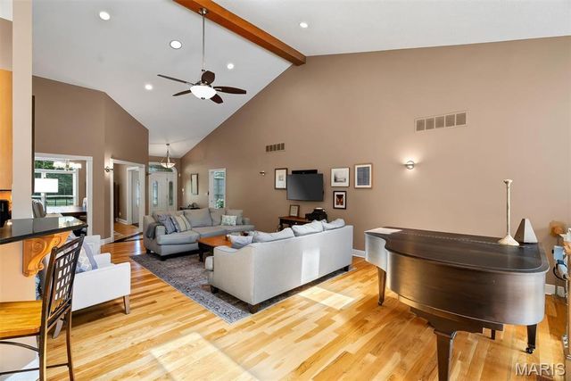 4428 South Fork Road, High Ridge, MO 63049