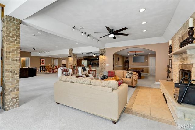 4428 South Fork Road, High Ridge, MO 63049