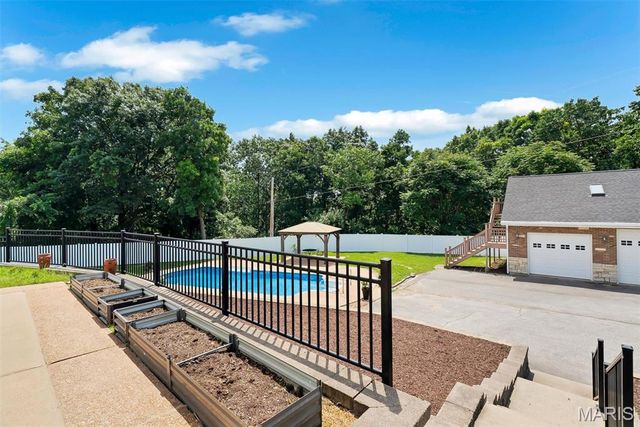 4428 South Fork Road, High Ridge, MO 63049
