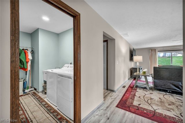 9841 Brookline Oval, Strongsville, OH 44136