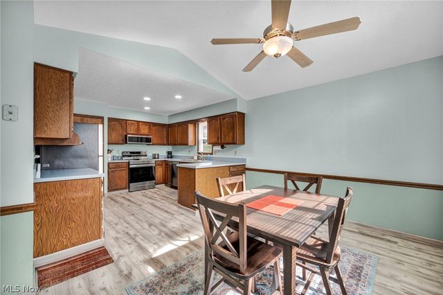 9841 Brookline Oval, Strongsville, OH 44136