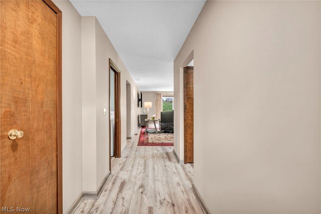 9841 Brookline Oval, Strongsville, OH 44136