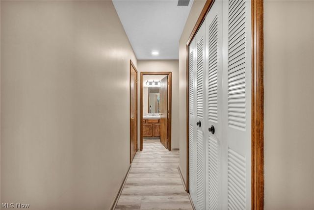 9841 Brookline Oval, Strongsville, OH 44136