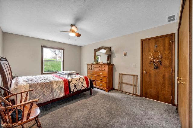 9841 Brookline Oval, Strongsville, OH 44136