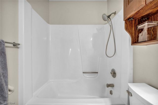 9841 Brookline Oval, Strongsville, OH 44136