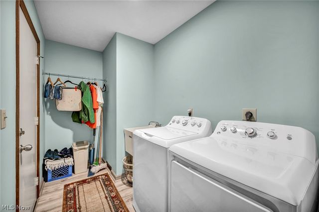 9841 Brookline Oval, Strongsville, OH 44136