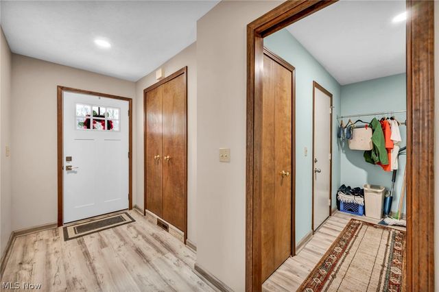 9841 Brookline Oval, Strongsville, OH 44136