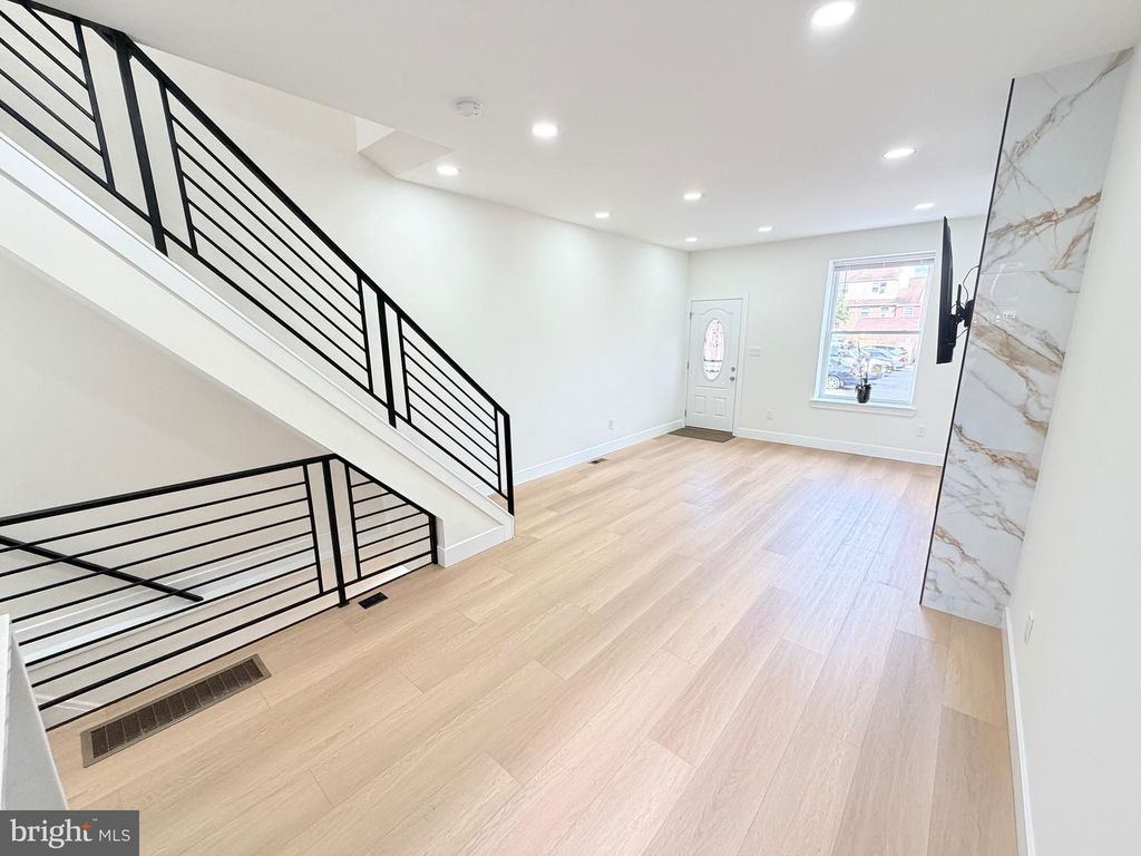 2618 N 7TH ST, PHILADELPHIA, PA 19133 — photo 4