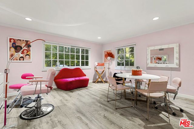 906 Benedict Canyon Drive, Beverly Hills, CA 90210