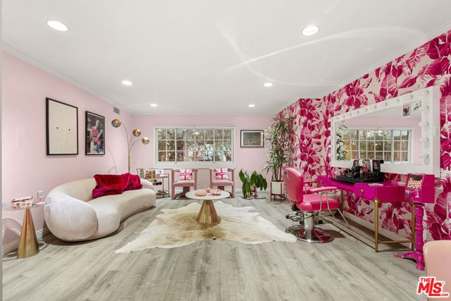 906 Benedict Canyon Drive, Beverly Hills, CA 90210