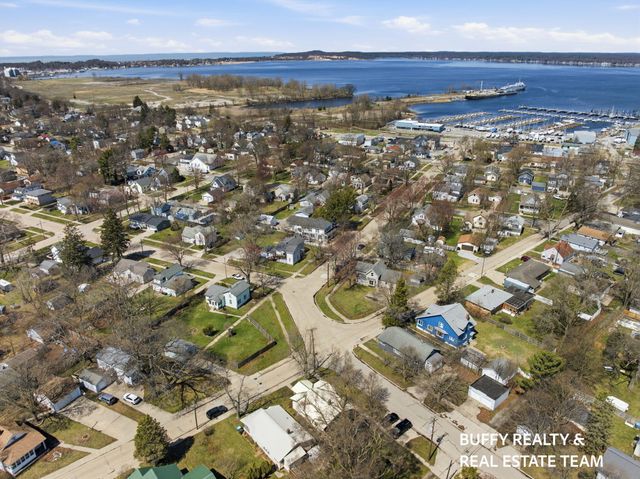 2208 Torrent Street, Muskegon City, MI 49441