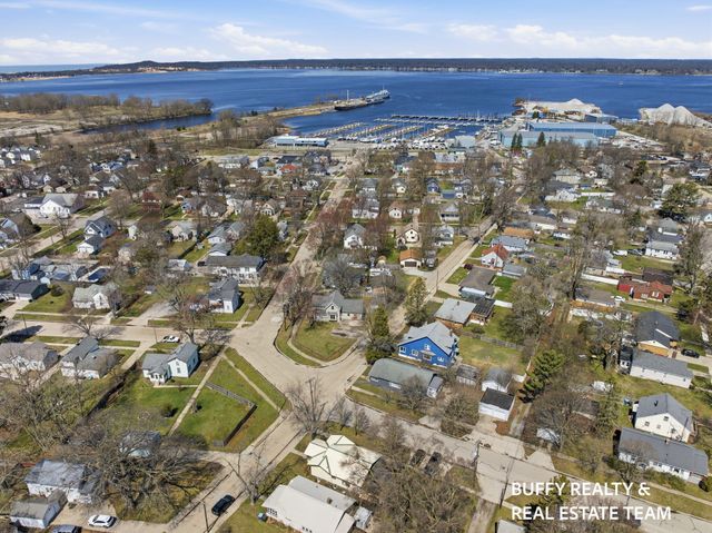2208 Torrent Street, Muskegon City, MI 49441