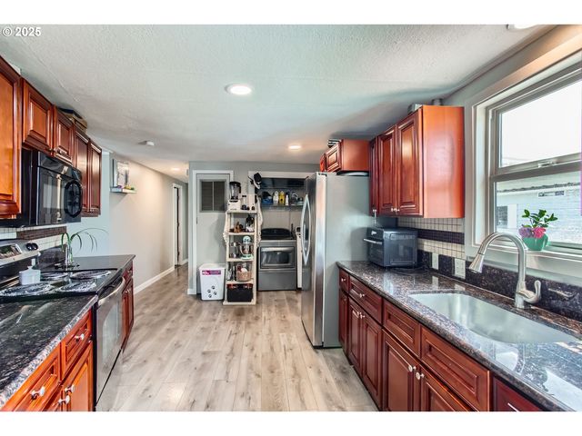 17640 Sw DECLARATION Way, Beaverton, OR 97006