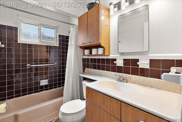 29555 Herbert Street, Madison Heights, MI 48071