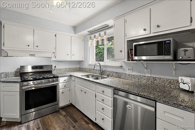 29555 Herbert Street, Madison Heights, MI 48071