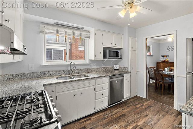 29555 Herbert Street, Madison Heights, MI 48071